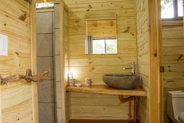 تختخواب و صبحانه Forest Lodge
