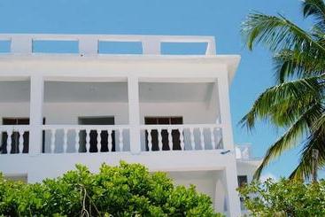 مبيت وإفطار Villa Mina Beachhouse