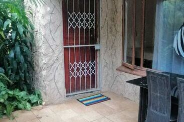 ホテル Asante Sana Guesthouse