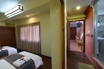 تختخواب و صبحانه Green Tara Heritage Home