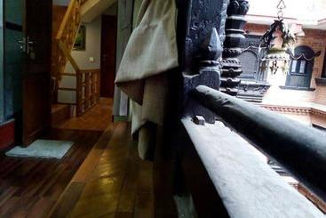 تختخواب و صبحانه Green Tara Heritage Home