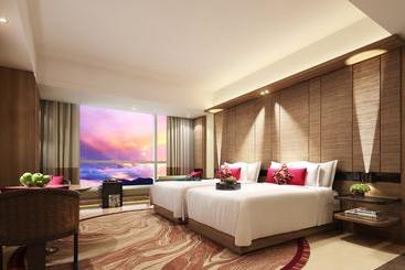 هتل Howard Johnson Hot Spring Resort Anshun