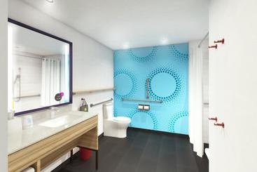 هتل Tru By Hilton Meridian