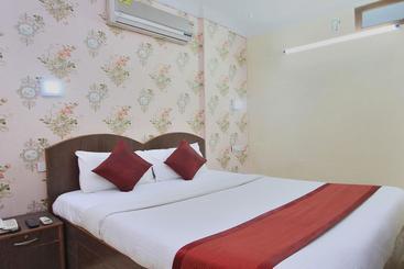Oyo 7728 Hotel Nayaab Comforts