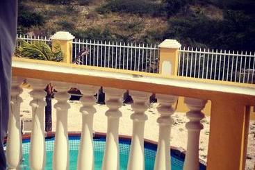 تختخواب و صبحانه Landhuis Belnem Bonaire