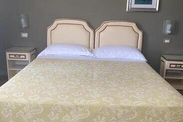 تختخواب و صبحانه L Elisea Maison De Charme