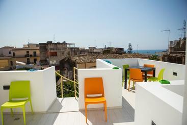 تختخواب و صبحانه Regina's Home