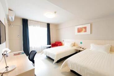 Отель Jinjiang Inn Xianning Yinquan Avenue Hot Spring