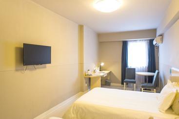 هتل Jinjiang Inn Yichun East Xiujiang Road Mingyue Bridge