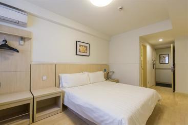 هتل Jinjiang Inn Yichun East Xiujiang Road Mingyue Bridge