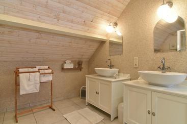 B&b Charming Escape