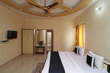 هتل Nirmal Palace