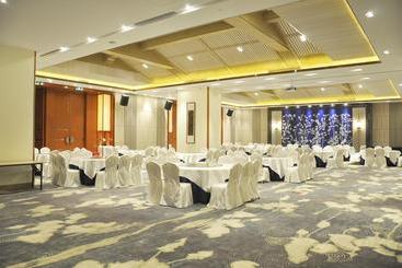 Shenzhen Luwan International Hotel And Resort