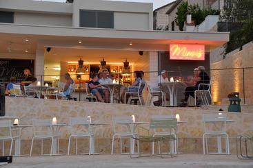 Tara's Lodge Hotel
