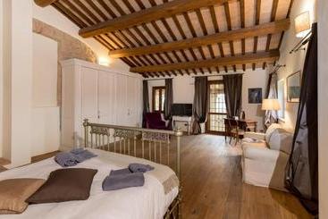 هتل La Casa Dei Cavalli