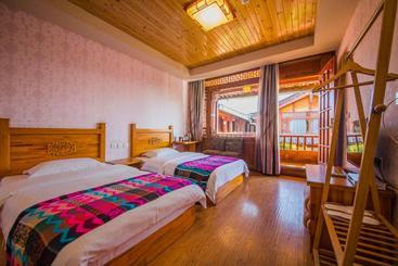 هتل Lijiang Rongyi Homestay