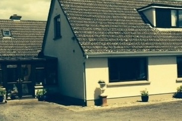 تختخواب و صبحانه Lynch's Farmhouse