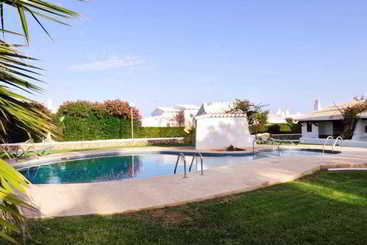 Complejo Piscina Binisafua