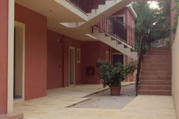 هتل Anna Studios