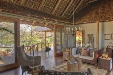 هتل Finch Hatton's Camp