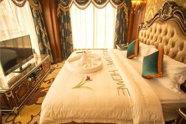 هتل Chengdu French Theme Gold Palace
