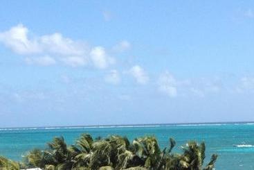 هتل Panchos Villas