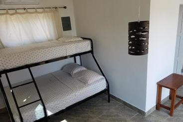 هتل The Beach Club Resort At Caye Caulker