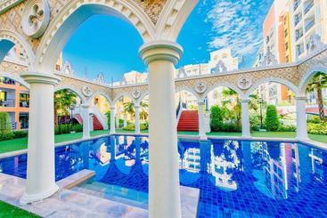 هتل Venetian Resort Jomtien