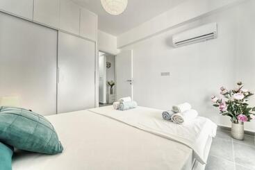 Отель Aphrodite Beachfront Resort