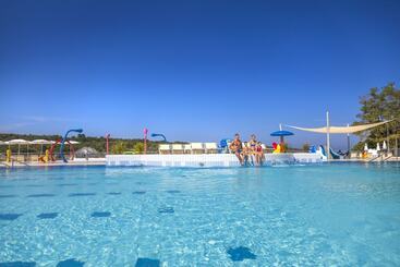 Отель Camping Lanterna Premium Resort   Vacansoleil Maeva