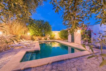 فندق Ca N Abrines