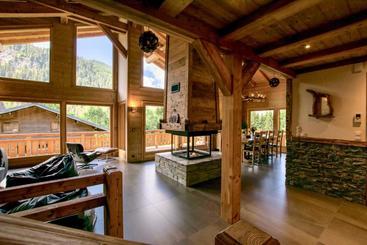 هتل Chalet Carnauba  Alpine Descents