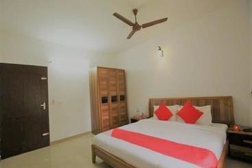 هتل Lake Gardens Resorts