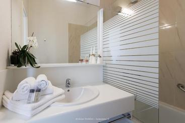 هتل Residence New Rochelle