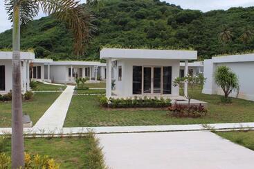 בית מלון כפרי The Suites Lombok