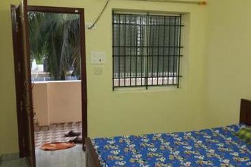 هتل Raghavi Tourist Home