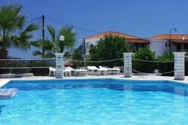 Lianos Hotel Apartments
