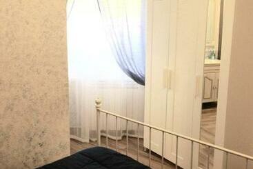 هتل Flores B&b