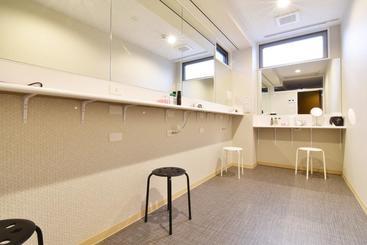 هتل Home Hostel Osaka