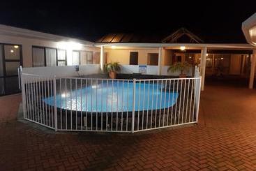 Boulevard Motel