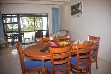 هتل Avana Waterfront Apartments