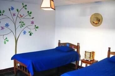 هتل Hostal Malinche Leon