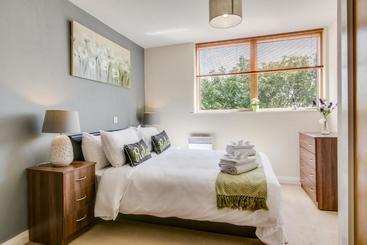 هتل Mica Point City Centre Apartment