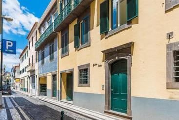 هتل Netos Terrace Apartments