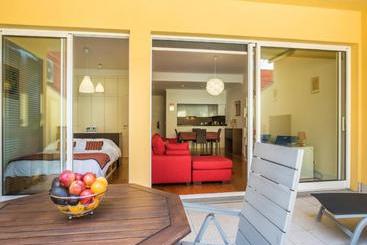 هتل Netos Terrace Apartments