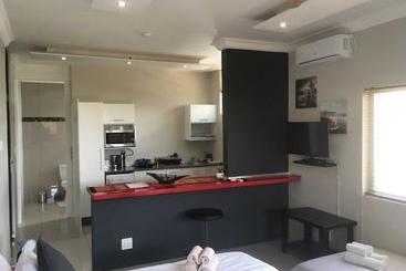 هتل Suiderhof Selfcatering