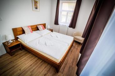 هتل Dueta Apartment