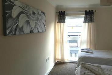 هتل Tees Valley Apartments