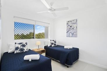 هتل Kirra Palms Holiday Apartments