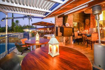 هتل The Rest Guest House